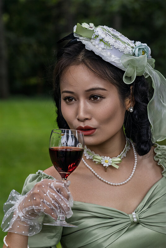 с бокалом - Michel 