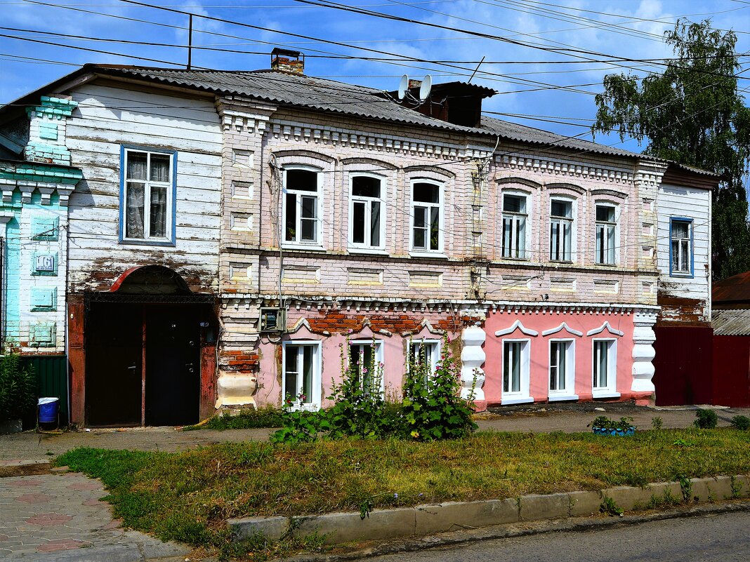Алатырь. Дом по ул. Горького 14. - Пётр Чернега