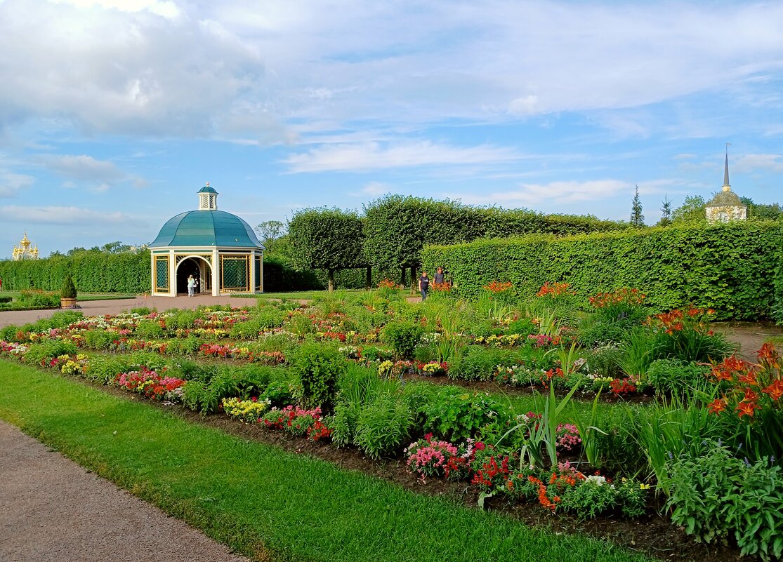 Вход в Верхний сад. - Лия ☼ Вход в Верхний сад. - Лия ☼