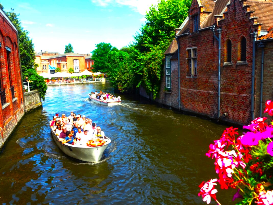 Встречное движение по каналу - Aida10 