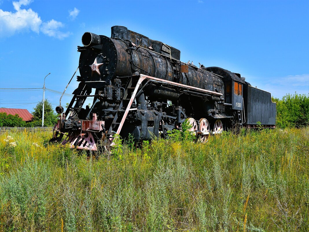 Алатырь. Памятник паровозу Л - 3369. - Пётр Чернега Алатырь. Памятник паровозу Л - 3369. - Пётр Чернега