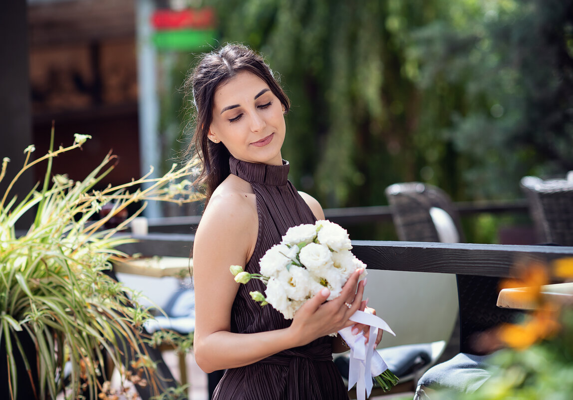 ... - Лилия . ... - Лилия .