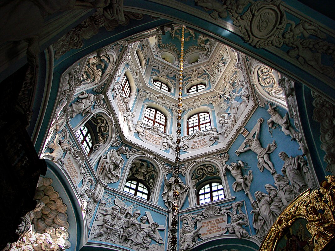 Интерьер Знаменской церкви - Анатолий Колосов