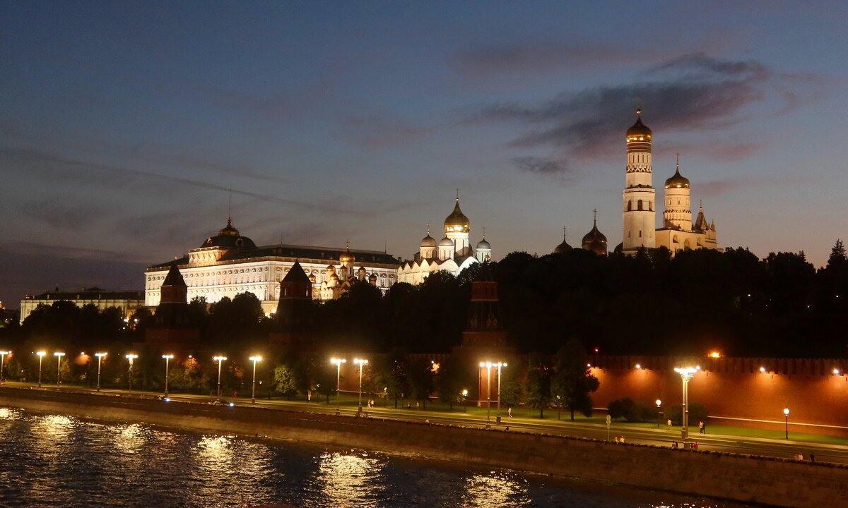 Кремлевская набережная - Дмитрий И_ Кремлевская набережная - Дмитрий И_