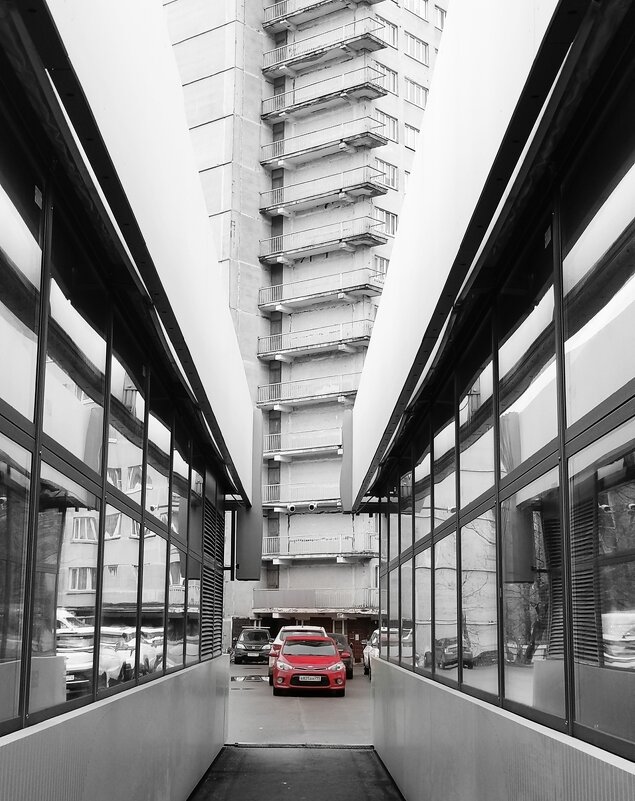 Акцент на красную машину - Любимова Ольга Акцент на красную машину - Любимова Ольга