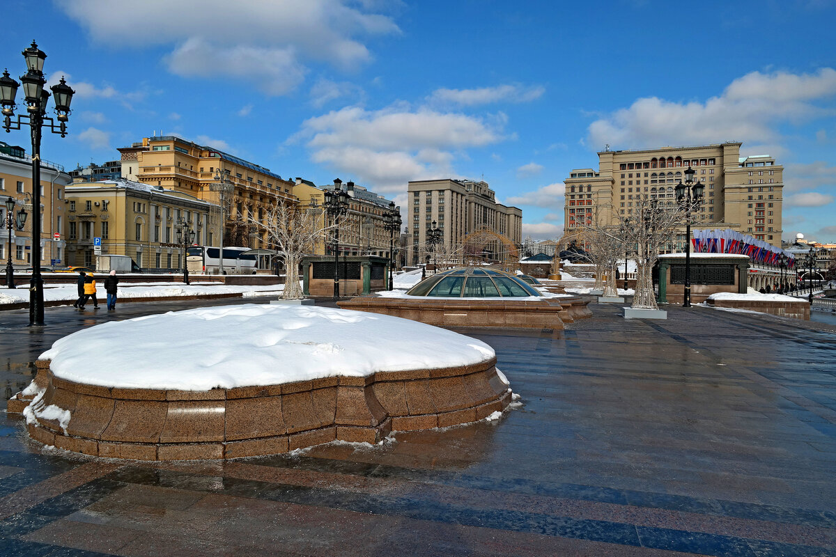 Манежная улица - Игорь Белоногов