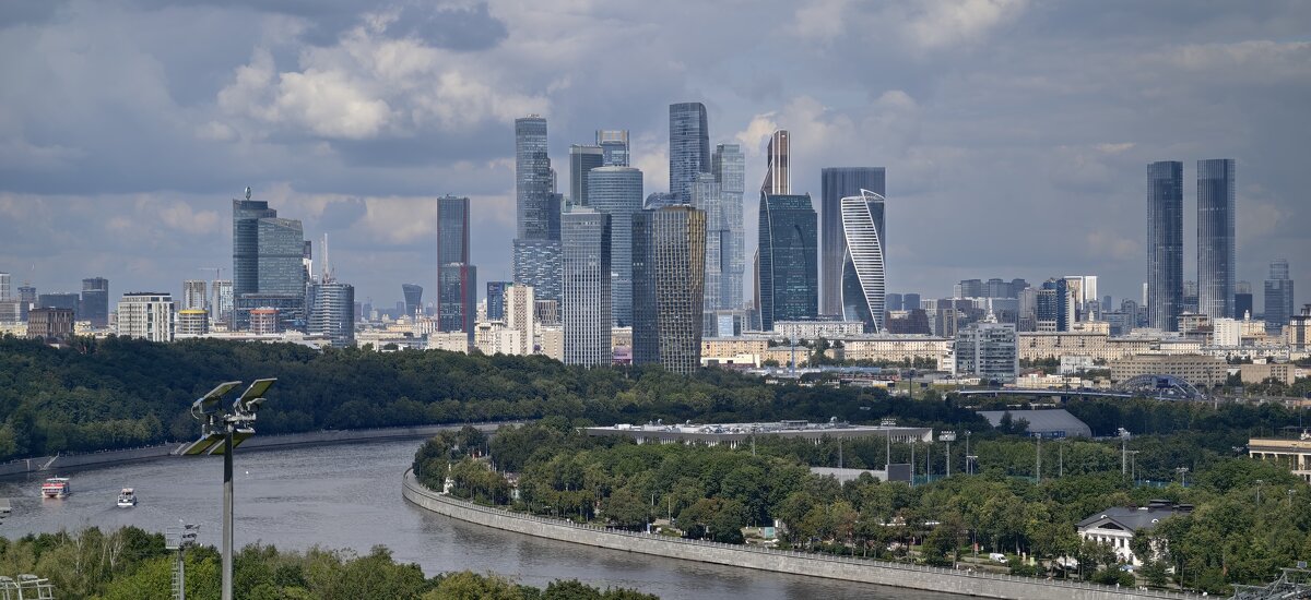 Небоскребы Москва-Сити - <<< Наташа >>>