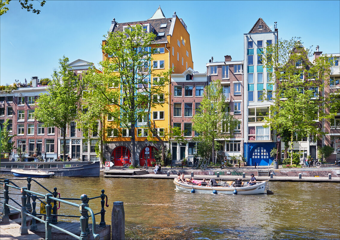 Каналы, лодочки и разноцветные домики - Валерий Готлиб