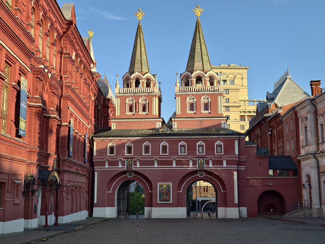 Воскресенские ворота - <<< Наташа >>> Воскресенские ворота - <<< Наташа >>>