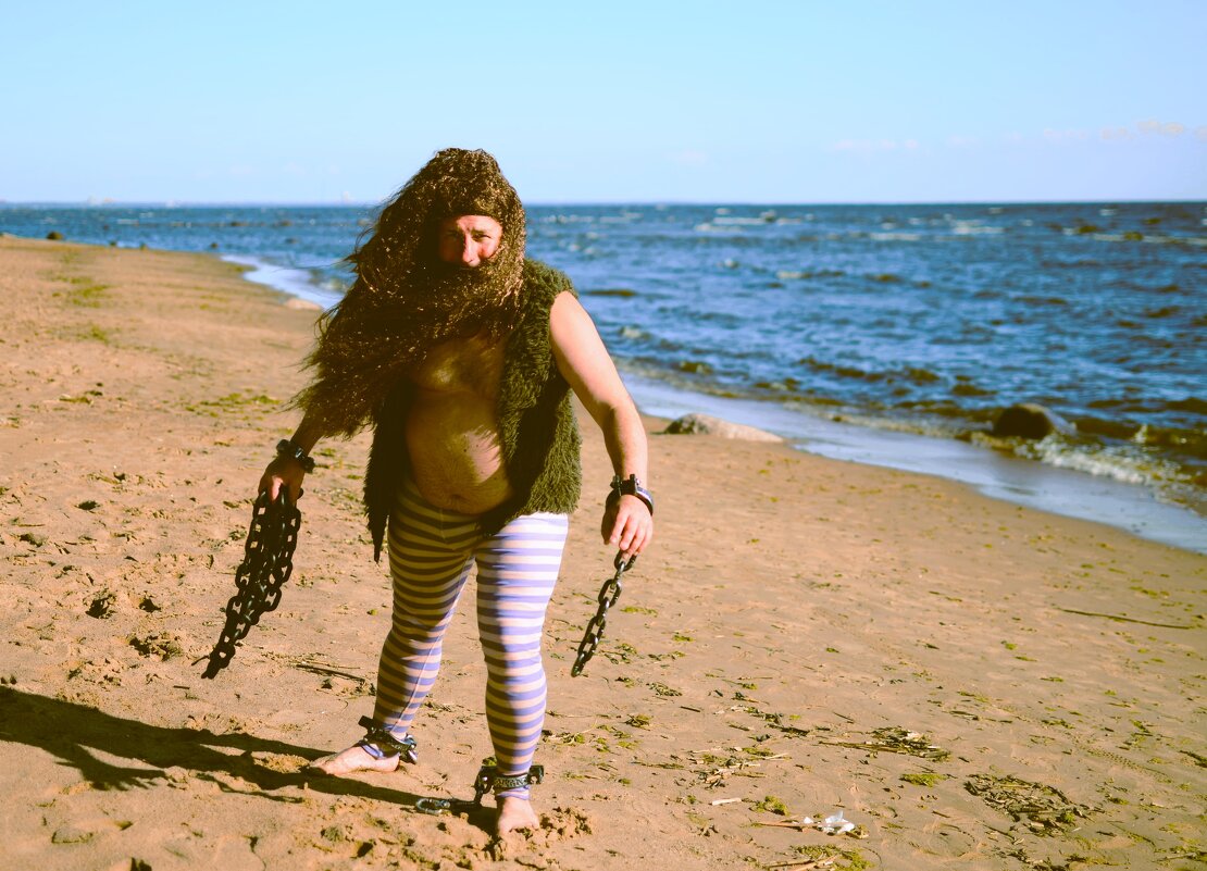 Каторжник Селден, кажется, добрался до берега... - Магомед .