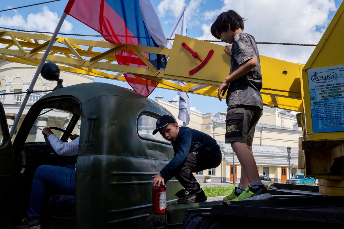 *** - Валерий Михмель 