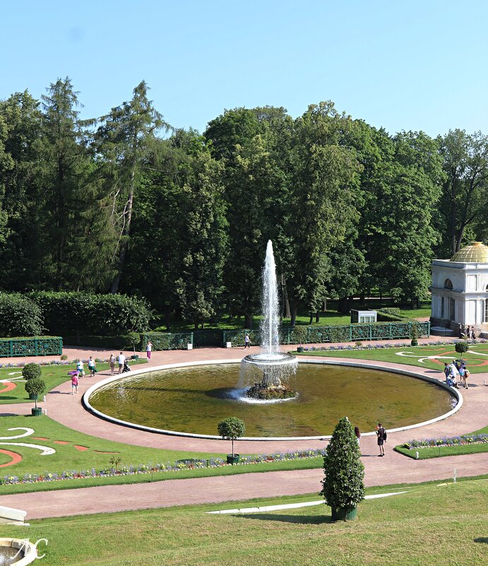 Чаши - парные водометы под Большим дворцом, Петергоф - Любовь Сахарова