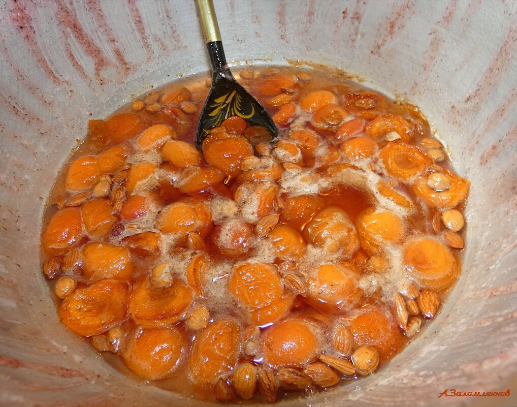 А любите ли вы абрикосовое варенье с ядрышками? :-) - Андрей Заломленков