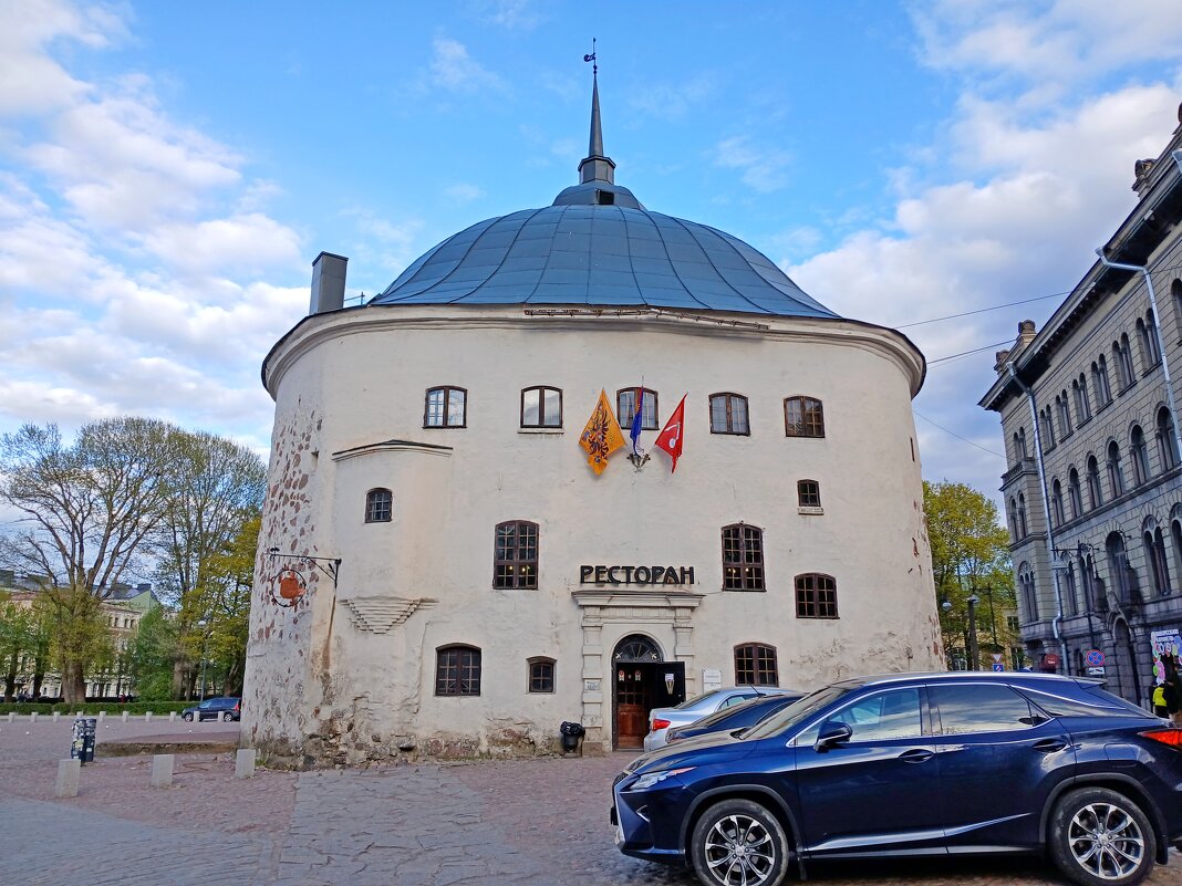 Круглая башня, другой ракурс. - Лия ☼ Круглая башня, другой ракурс. - Лия ☼