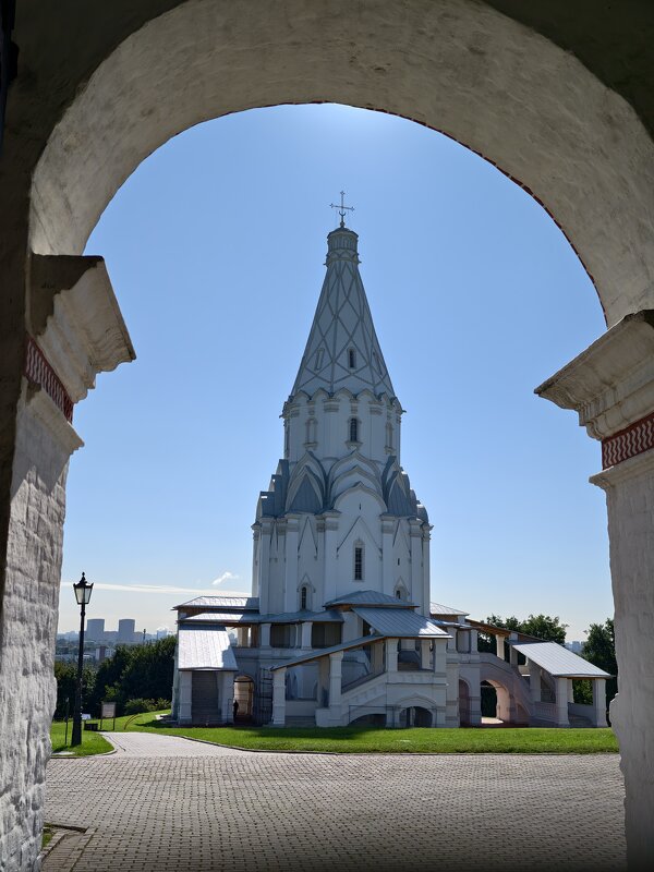 Церковь Вознесения Господня в Коломенском - <<< Наташа >>>