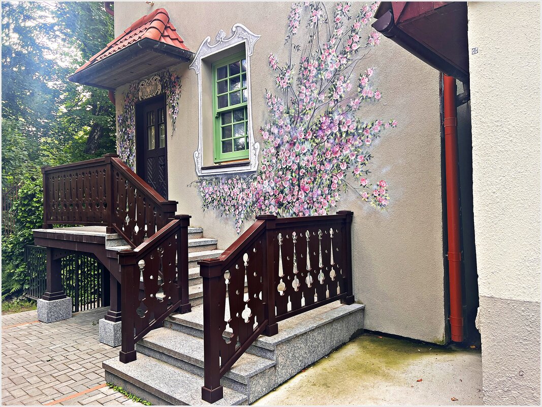 Вход на виллу Миньон. - Валерия Комова