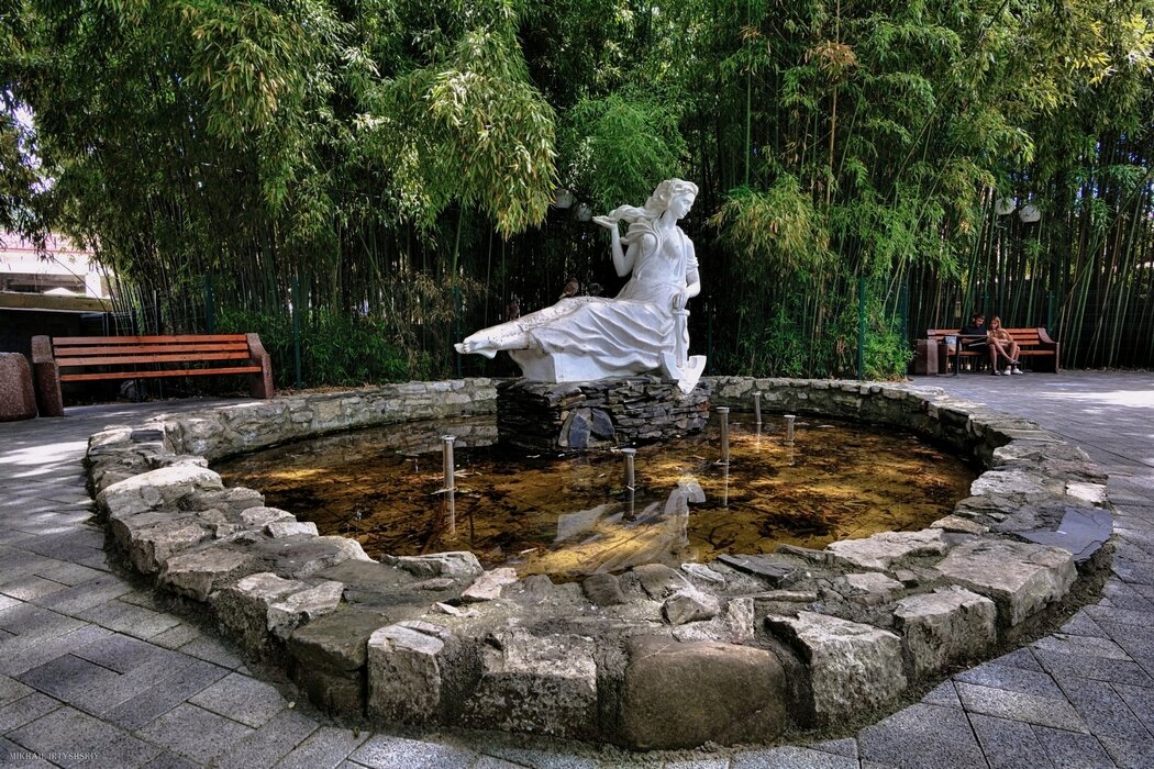 Фонтан "Девушка Хоста" - Mikhail Irtyshskiy