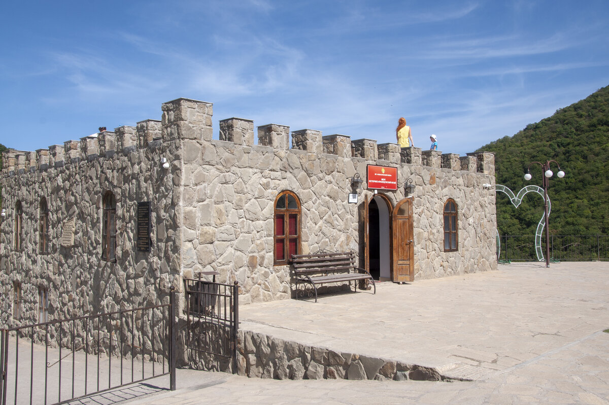 Аул Хучни Крепость семи братьев и одной естры - Gen 