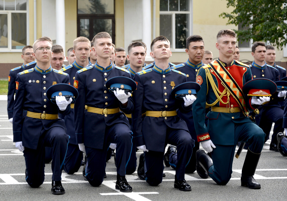 Прощание со знаменем. - Дмитрий Петренко