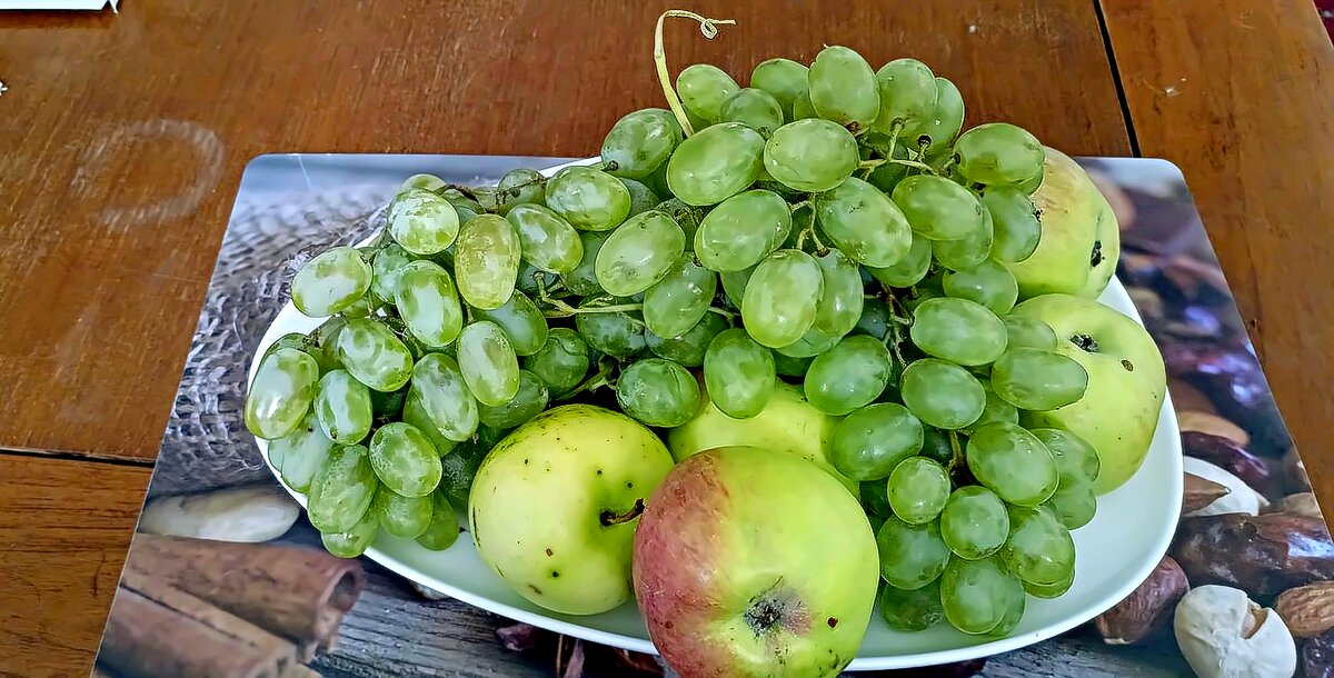 С яблочным Спасом! - Михаил Столяров