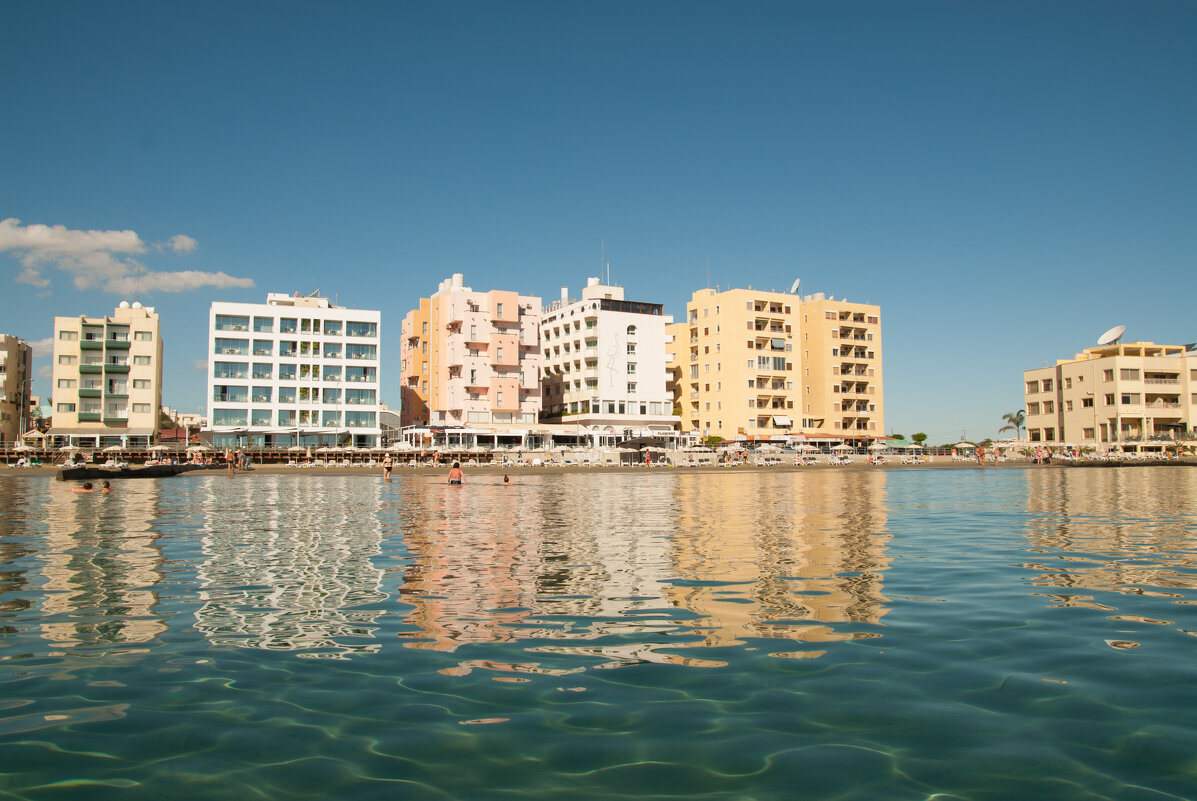 Кипр. Ларнака. Маккензи бич - Андрей 