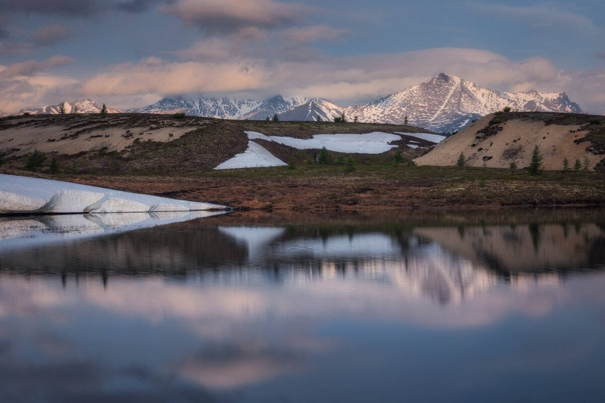 Рассвет с видом на хребет Оханджа - Дмитрий Шишкин