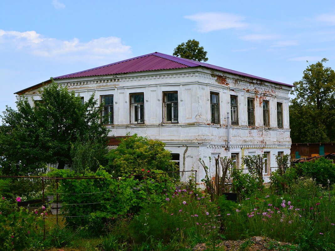 Алатырь. Дом при храме Иоанна Предтечи. - Пётр Чернега