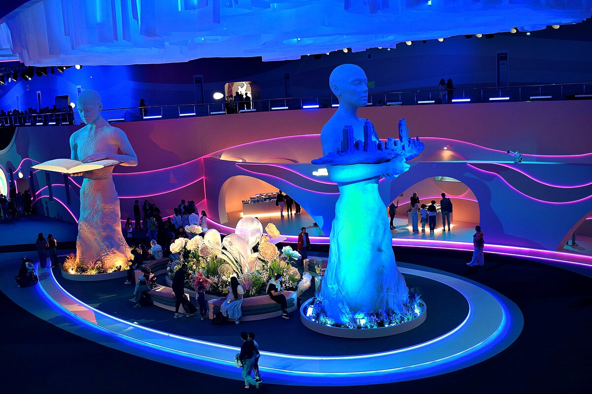 Атланты выставки. - Татьяна Помогалова