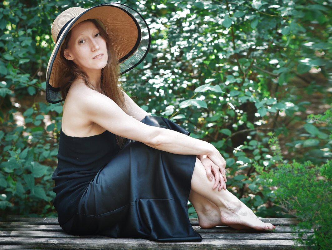 ЮАРЫШНЯ В ШЛЯПЕ - ura Зелев