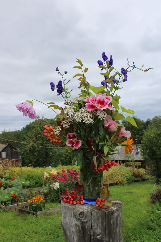 Букет августа - Ирина Лесиканич