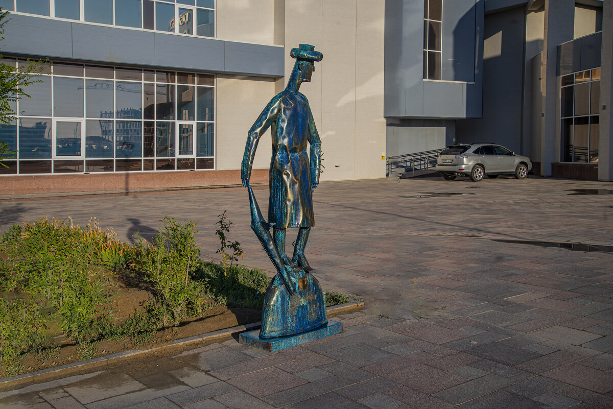 Статуя - Анатолий Чикчирный Статуя - Анатолий Чикчирный