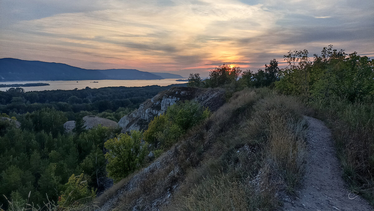 День догорает - Инна Драбкина День догорает - Инна Драбкина