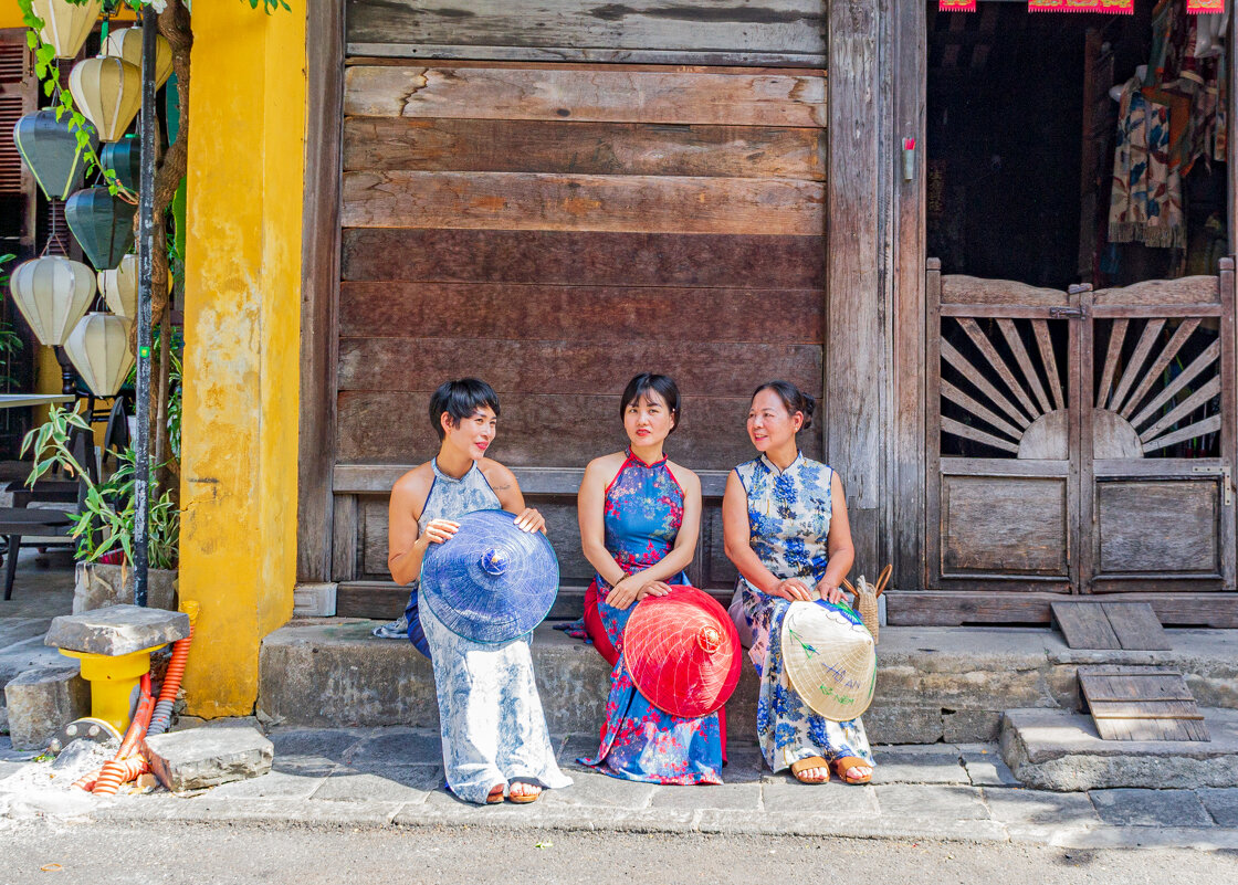 Три вьетнамки по окном - Григорий Иванов Три вьетнамки по окном - Григорий Иванов