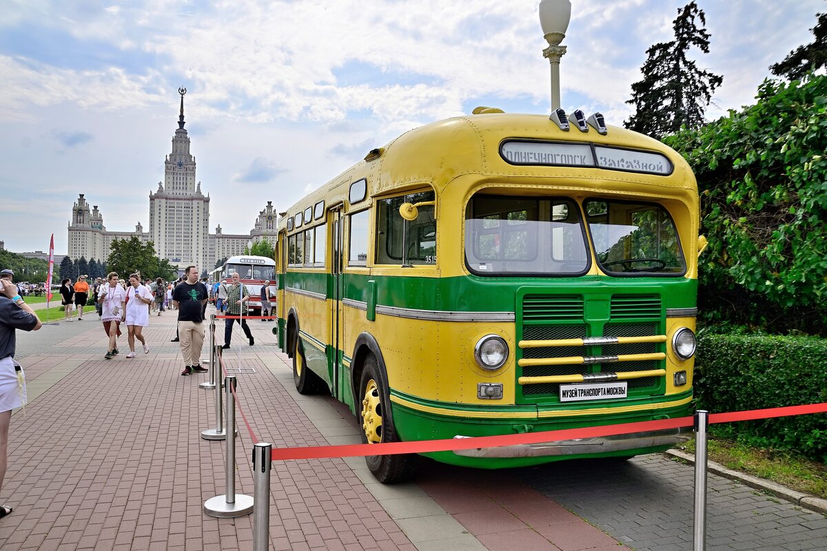 Выставка автомобилей. - Владимир Мигонькин