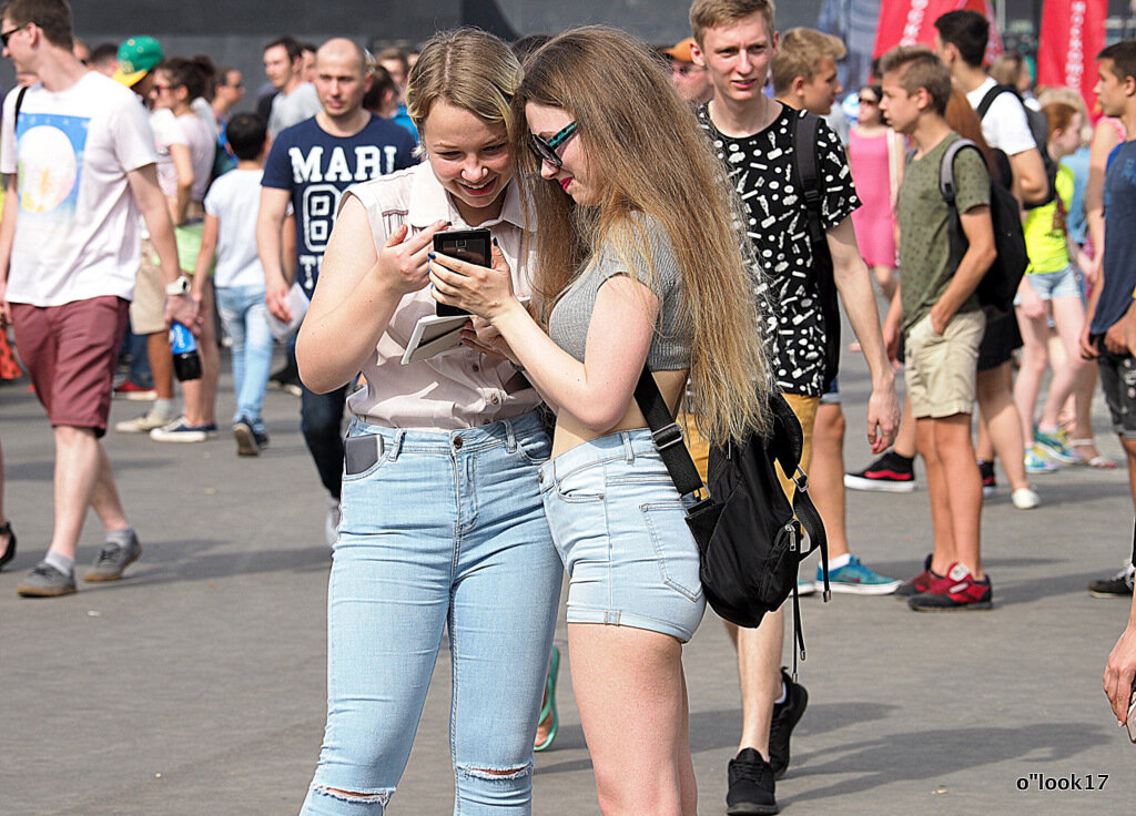 все девчонки делают это - Олег Лукьянов