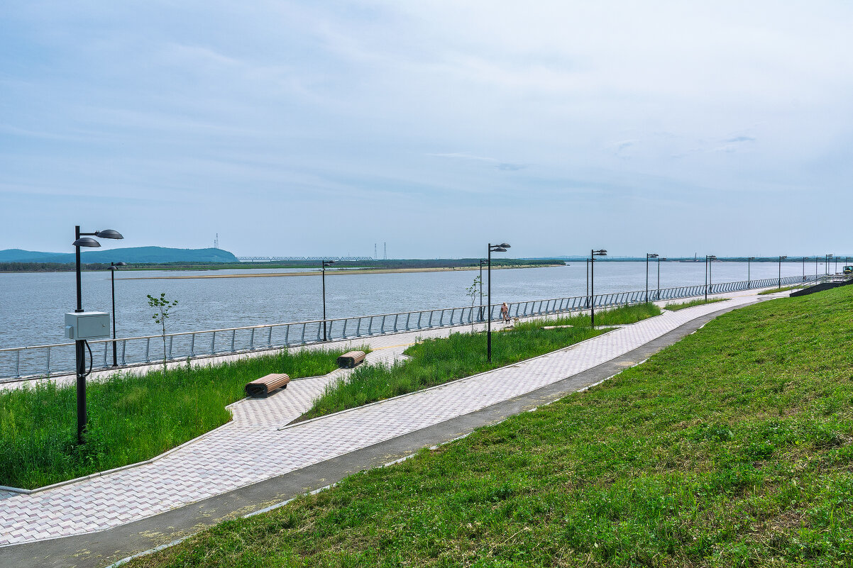 Прогулка по набережной - Виктор Иванович Чернюк Прогулка по набережной - Виктор Иванович Чернюк