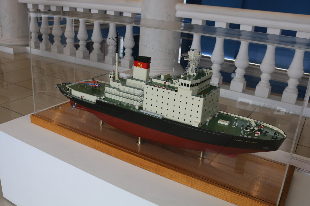 Выставка в морском порту - Ольга 