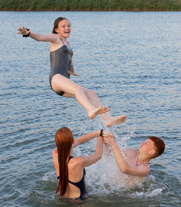 Летом на речке. - Руслан Летом на речке. - Руслан