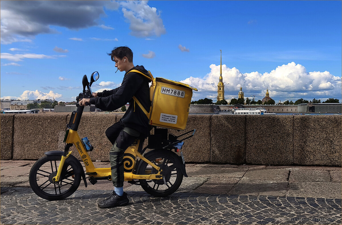 My magic Petersburg_04270_«Перекур»_Дворцовая набережная Невы - Станислав Лебединский