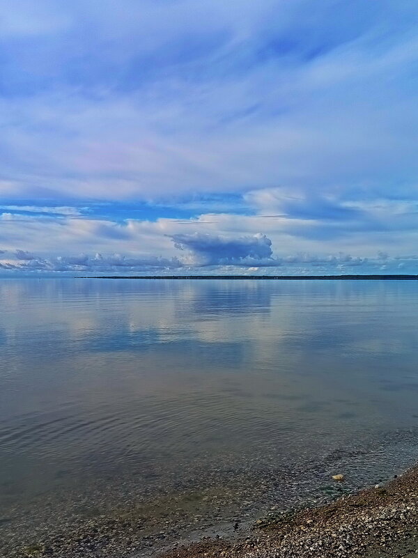 А залив   нежно  мурлычет  кошкой..:)) ... - Татьян@ Ивановна