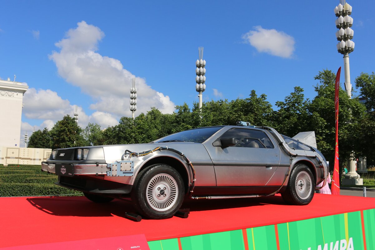 Выставка автомобилей на ВДНХ - Ольга 