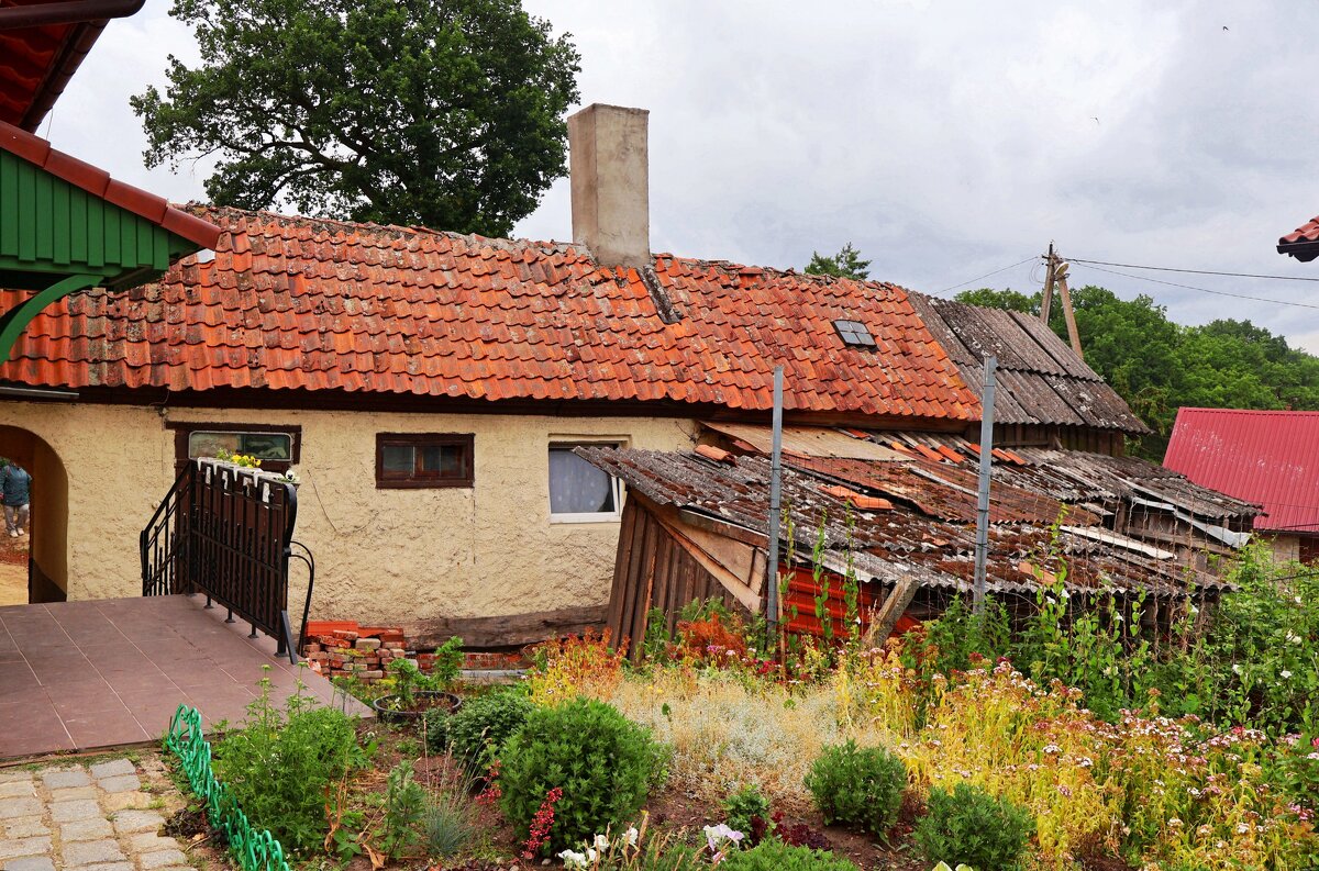 Дворик - Сергей Карачин