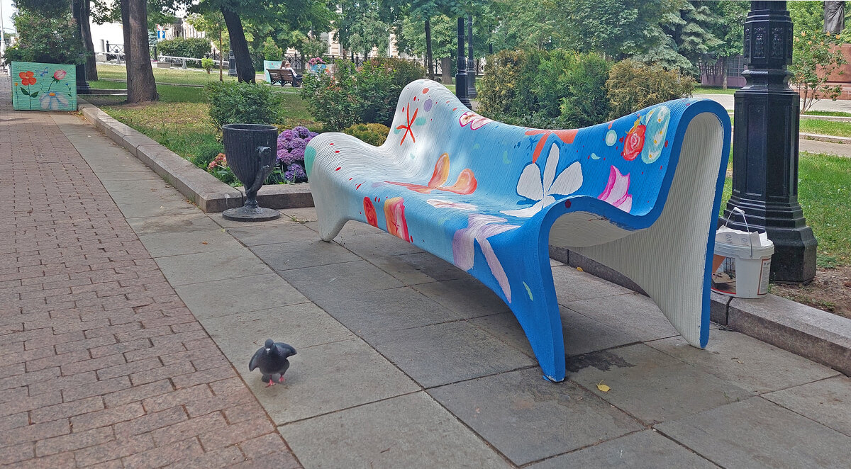 авторские скамейки на Страстном бульваре - ИРЭН@ .