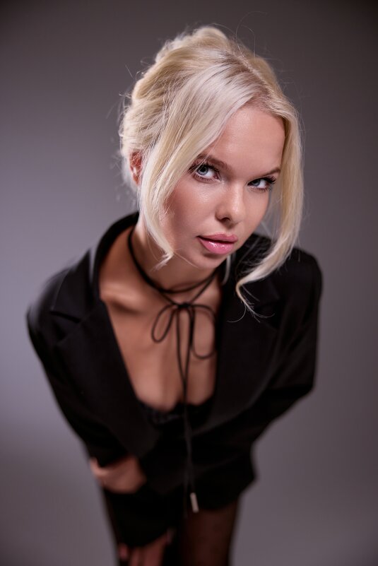 Девушка с студии - Александр Морозов