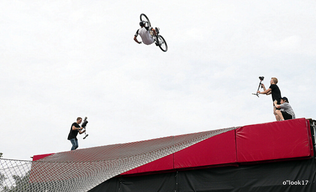 сальто на велике - Олег Лукьянов