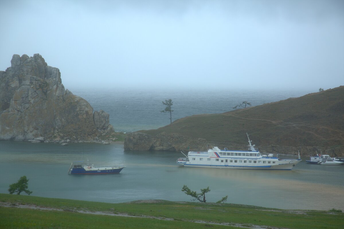 Ольхон, делясь судьбой с ветрами, хранит молчанье древних скал - Танзиля Завьялова