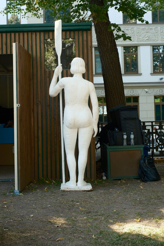 На Гоголевском бульваре - Лютый Дровосек