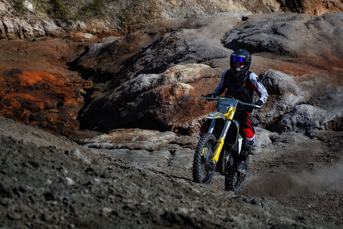 БАЙКЕРЫ НА УРАЛЬСКОМ МАРСЕ - Александр БАЙКЕРЫ НА УРАЛЬСКОМ МАРСЕ - Александр