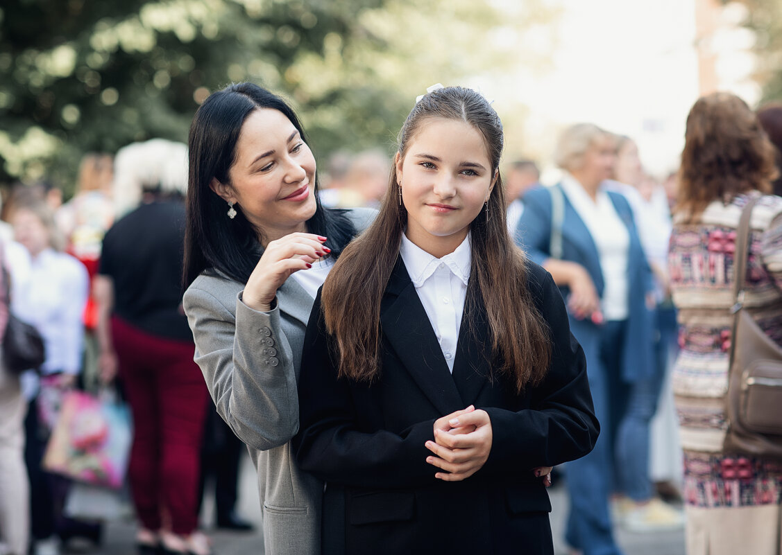 Мама с дочкой - Лилия .