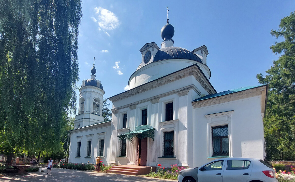 Храм Живоначальной Троицы в Остафьеве. - ИРЭН@ .